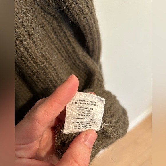 NWOT Oak + Fort men’s sweater crewneck size M khaki green j crew press October - Picture 8 of 10